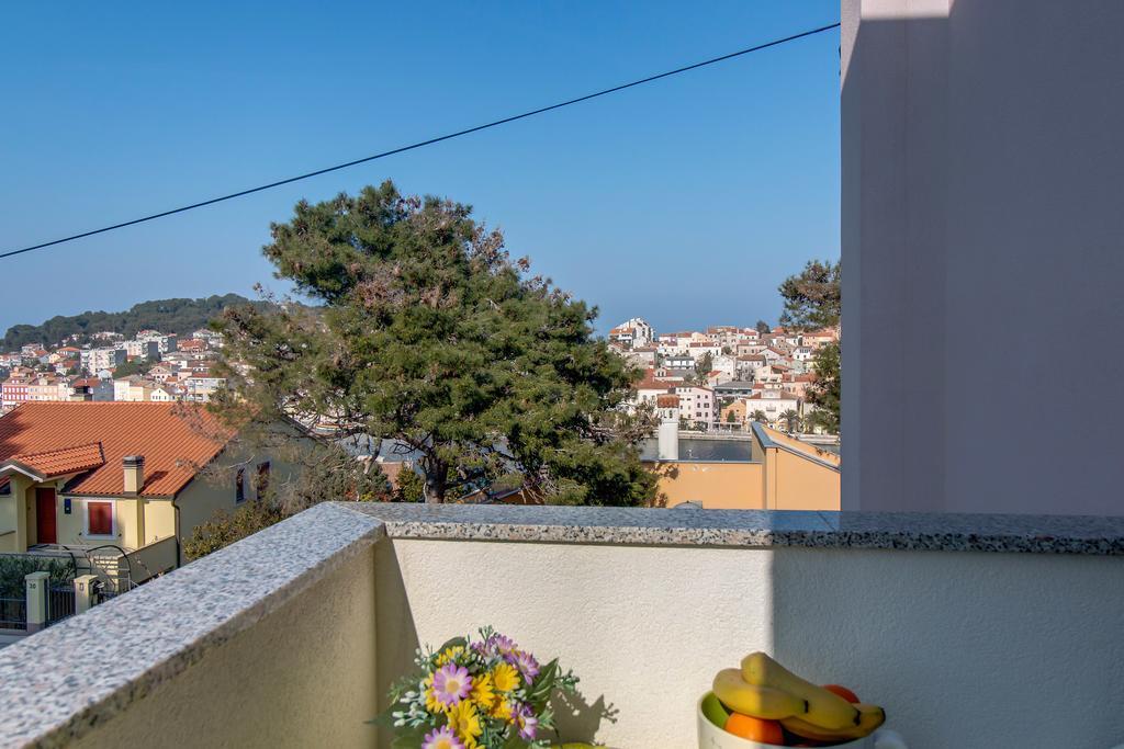 Apartment Senka Mali Losinj Exterior photo