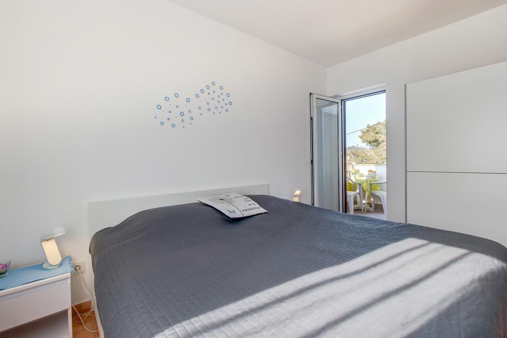 Apartment Senka Mali Losinj Exterior photo