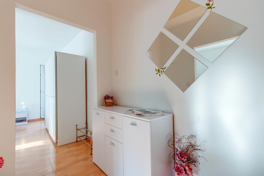Apartment Senka Mali Losinj Exterior photo